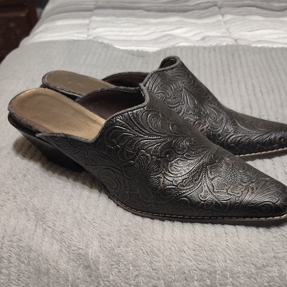 Women's Black Embossed Leather Slip-On Shoes